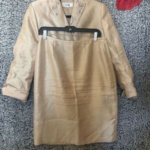 Le Suit Women's Beige 2-Piece Skirt Suit Size 14 Formal 3/4 Sleeve